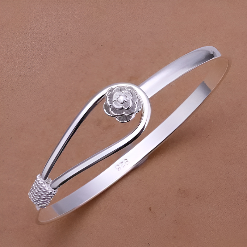 Ezüstös rózsás karkötő