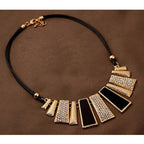 Trapézok statement nyaklánc black-gold