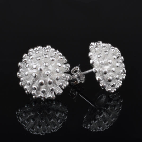 Ezüstös virág fülbevaló