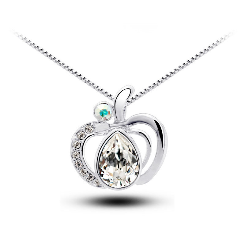 Alma medálos nyaklánc fehér