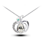 Alma medálos nyaklánc fehér