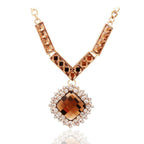 Borostyán színű medálos nyakék