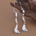 Ezüstös csavart fülbevaló