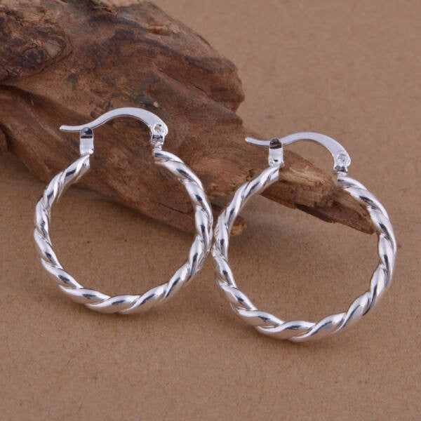 Ezüstözött csavart karika fülevaló