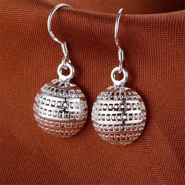 Ezüstözött lógós gömb fülbevaló