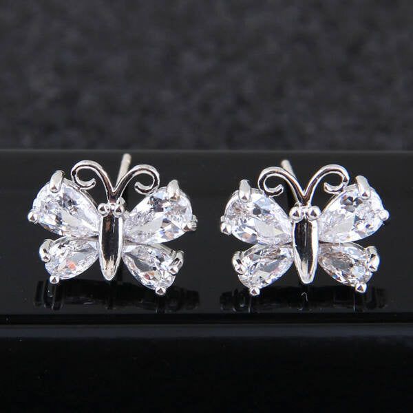 Kis beszúrós pillangó fülbevaló whitegold