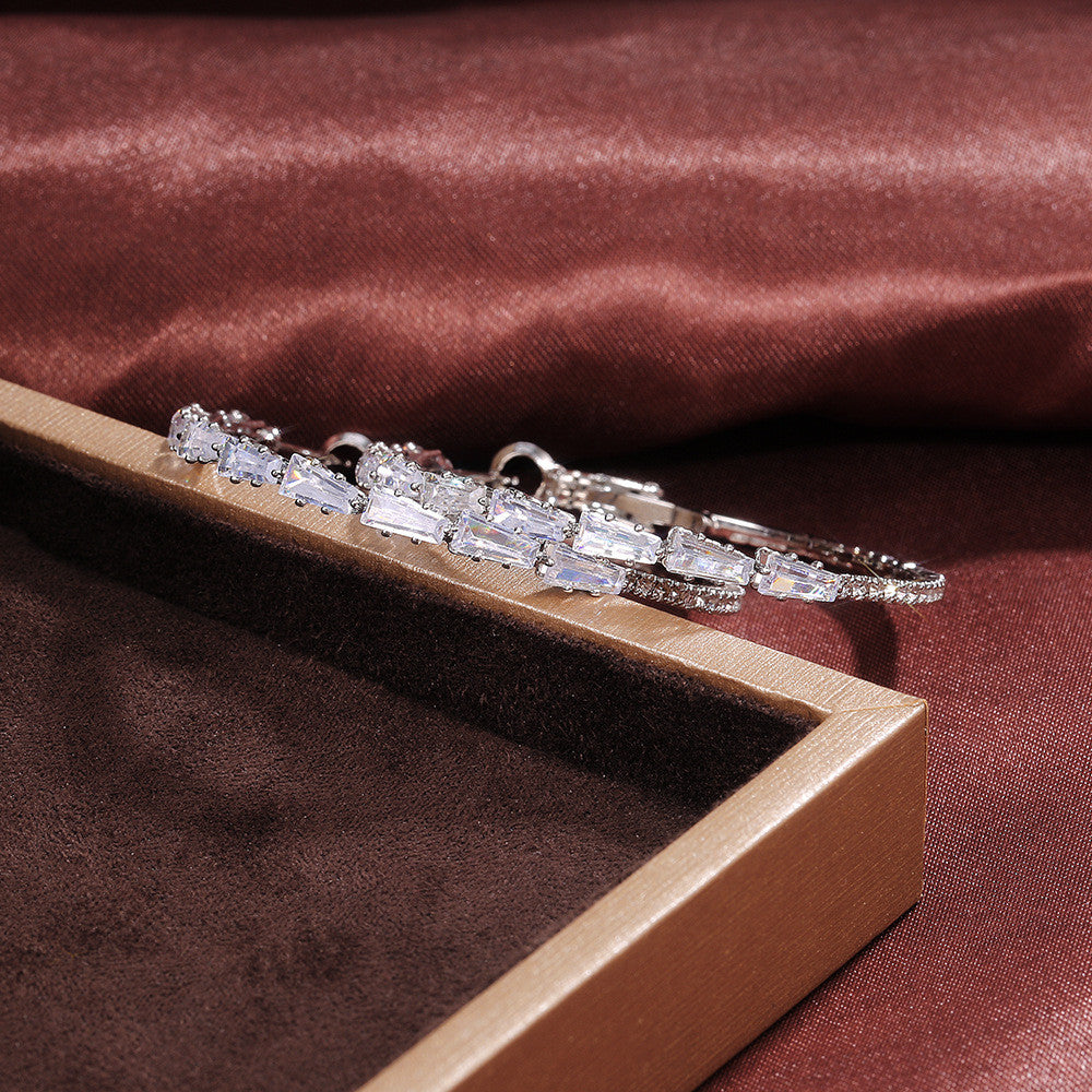 Krista csillogó kristályos karika fülbevaló