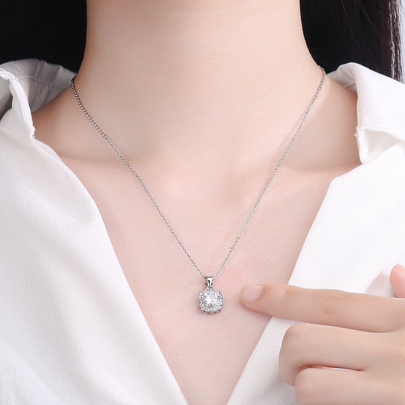 Isis női nyaklánc whitegold