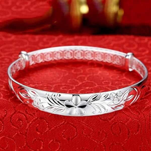 Virágos ezüstös karperec