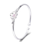 Virágdíszes ezüstös karperec