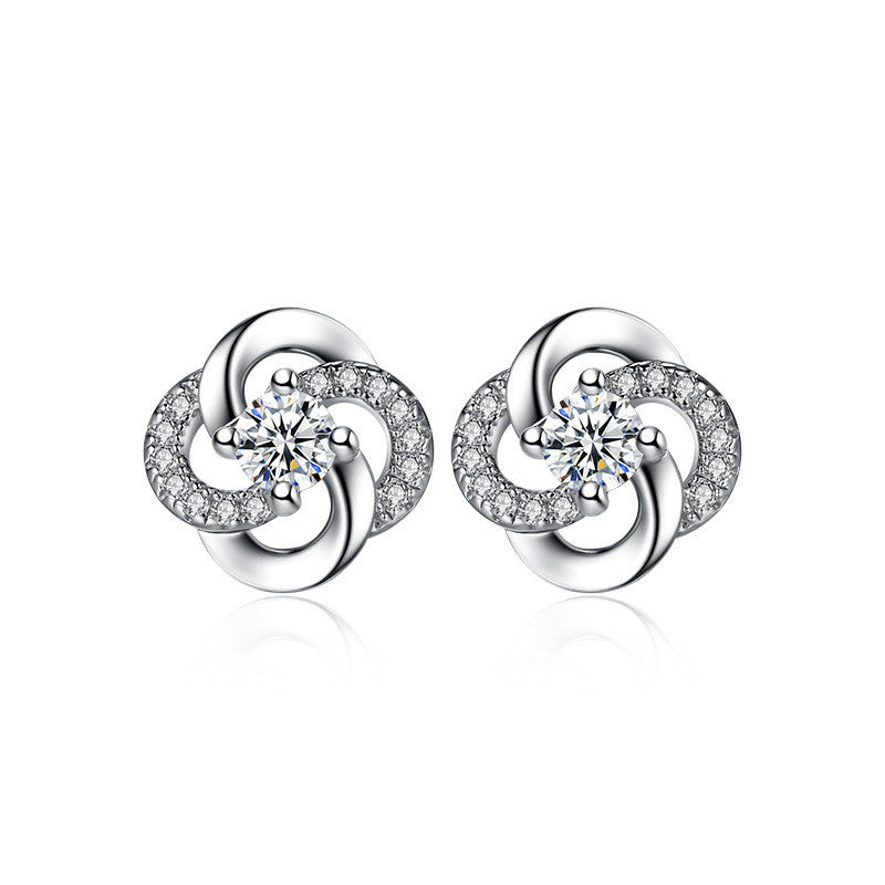 Kis virág fülbevaló whitegold