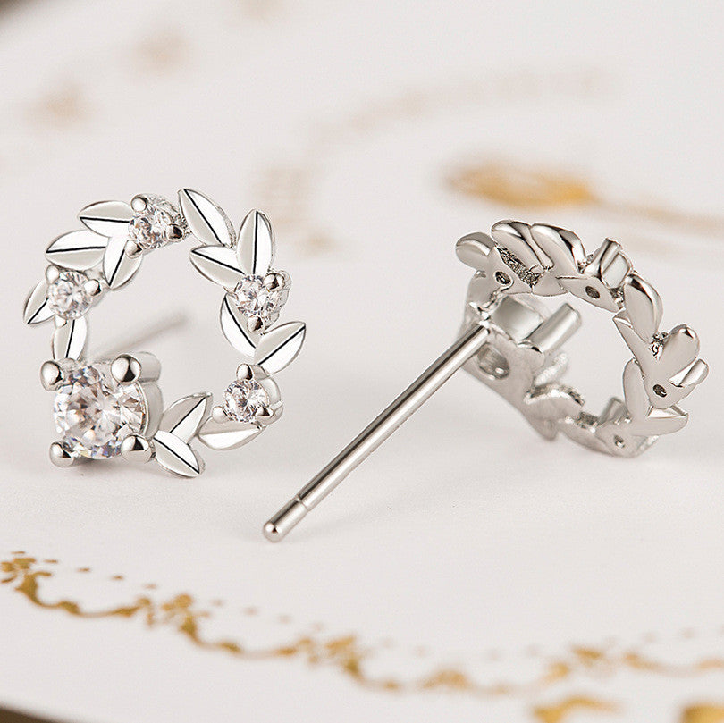 Kerek levélkés fülbevaló whitegold