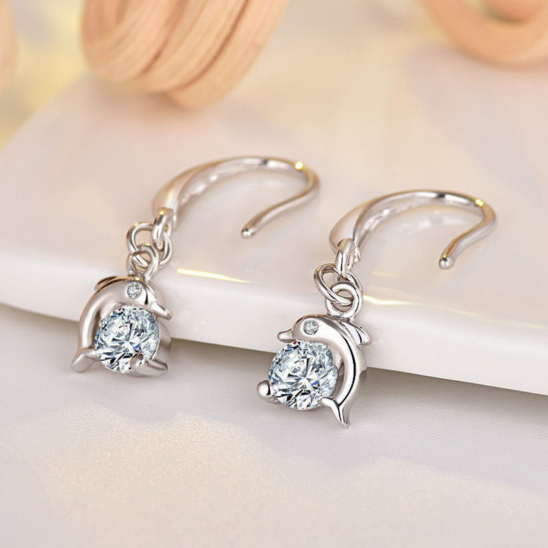 Labdázó delfin lógós fülbevaló whitegold