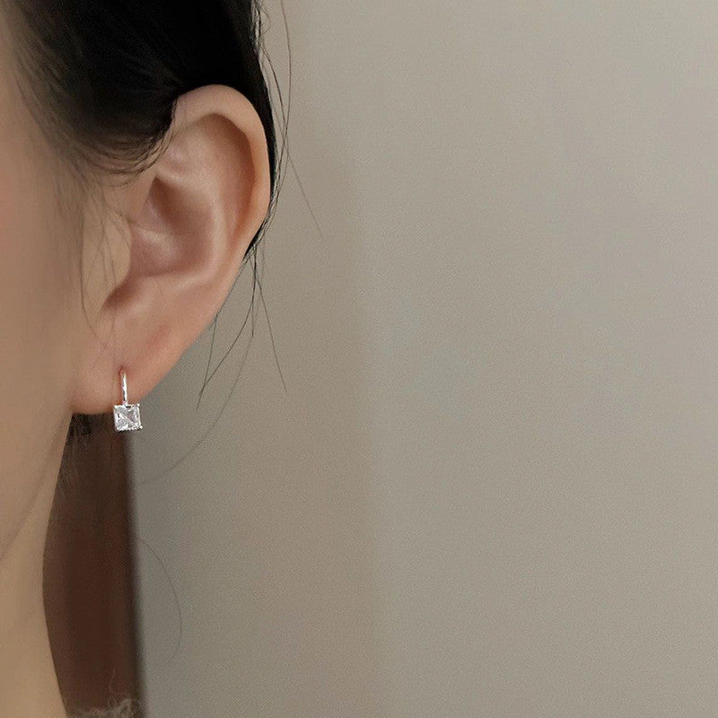 Lily négyzet kristályos fülbevaló whitegold