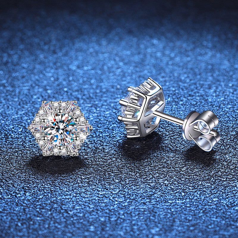 Beszúrós hatszög ezüst fülbevaló moissanite kristállyal