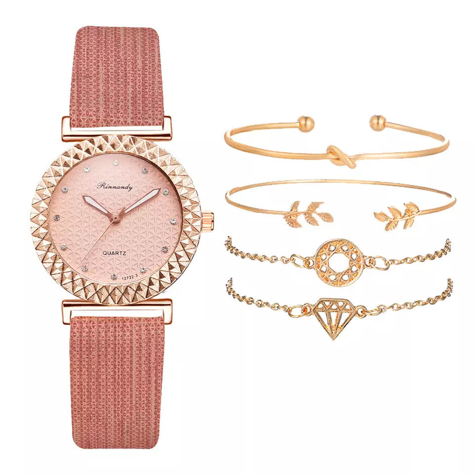 Clara női karóra karkötőkkel púder szín