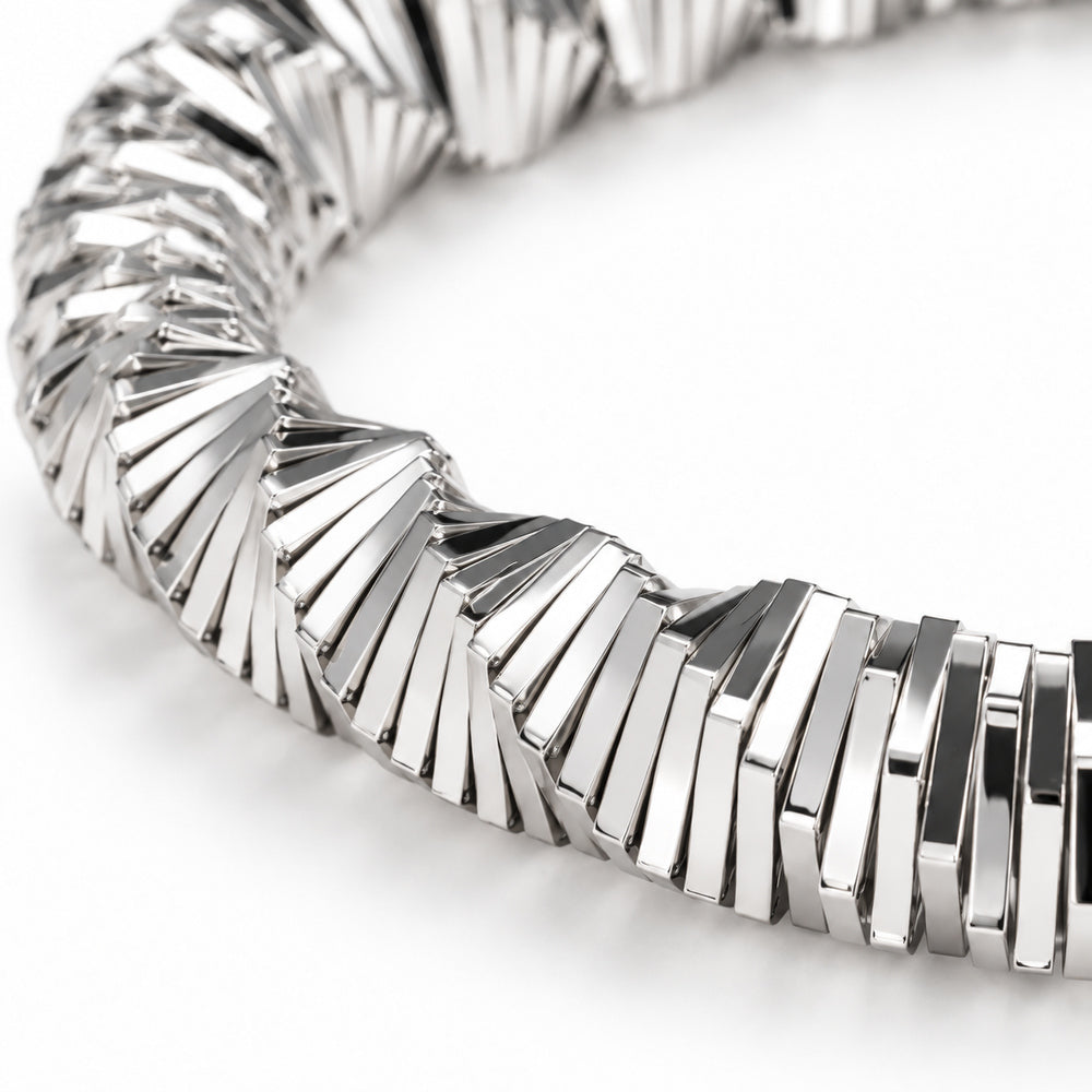 Csavart rugós nemesacél karkötő whitegold – makró