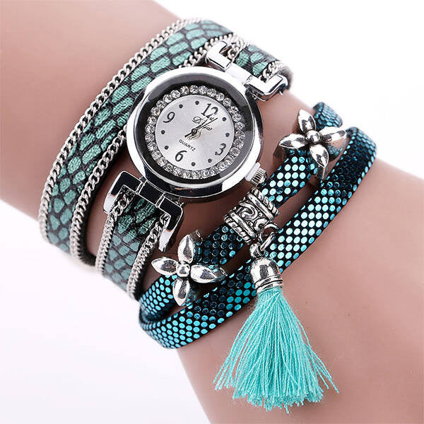 Bojtos-virágos karkötőóra menthol