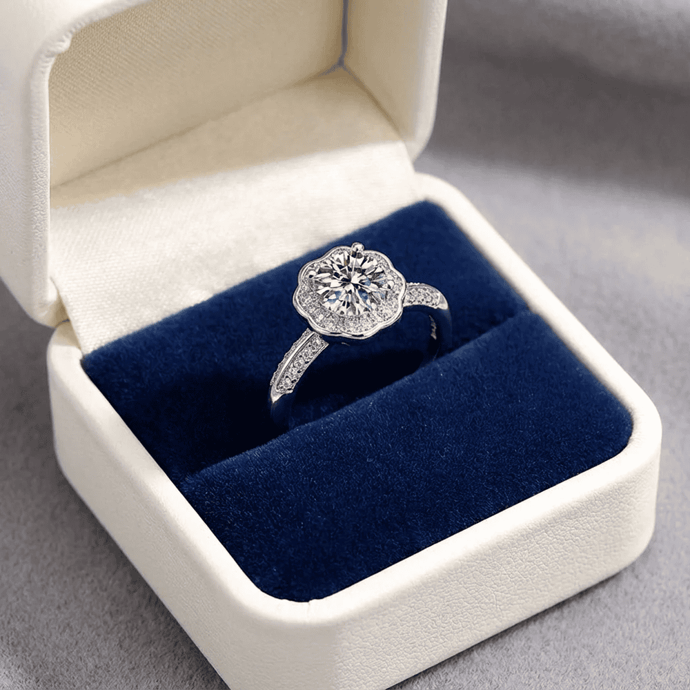 Whitegold-kristályos gyűrű (állítható méret)