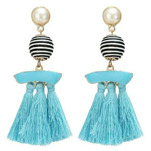 Elegáns bojtos fülbevaló tengerkék