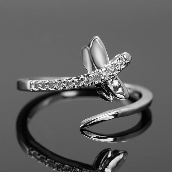 Ezüstös szitakötő gyűrű (állítható méret)