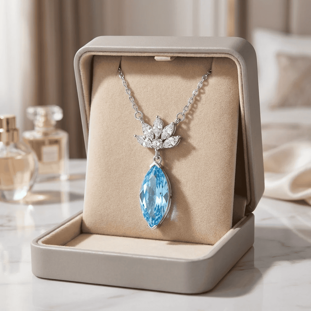 Luna kristály medálos nyaklánc whitegold-kék