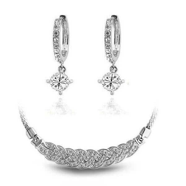 Fonott nyakláncos szett