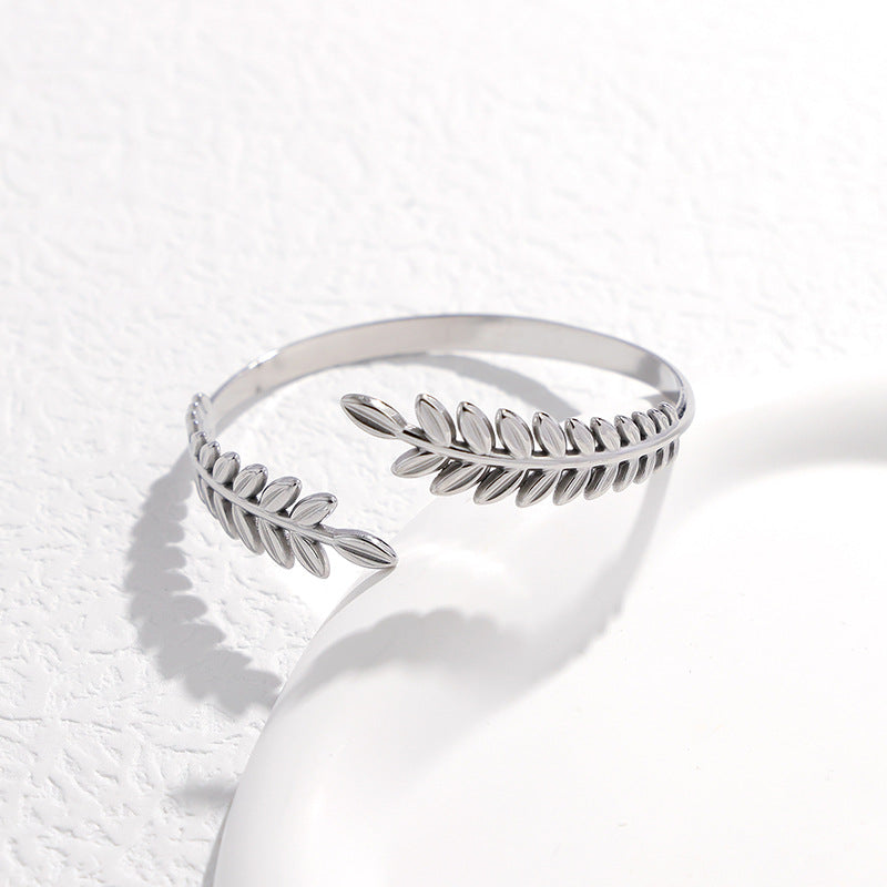 Maria levélmintás nemesacél karkötő whitegold