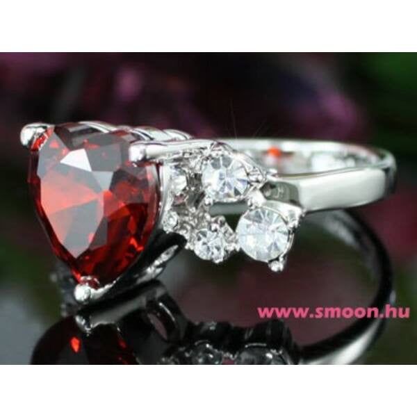 Piros szív Swarovski köves gyűrű