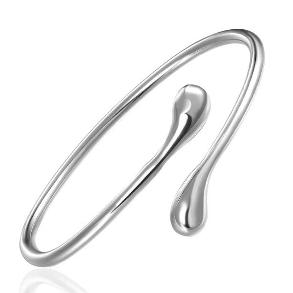 Extravagáns ezüstös karkötő