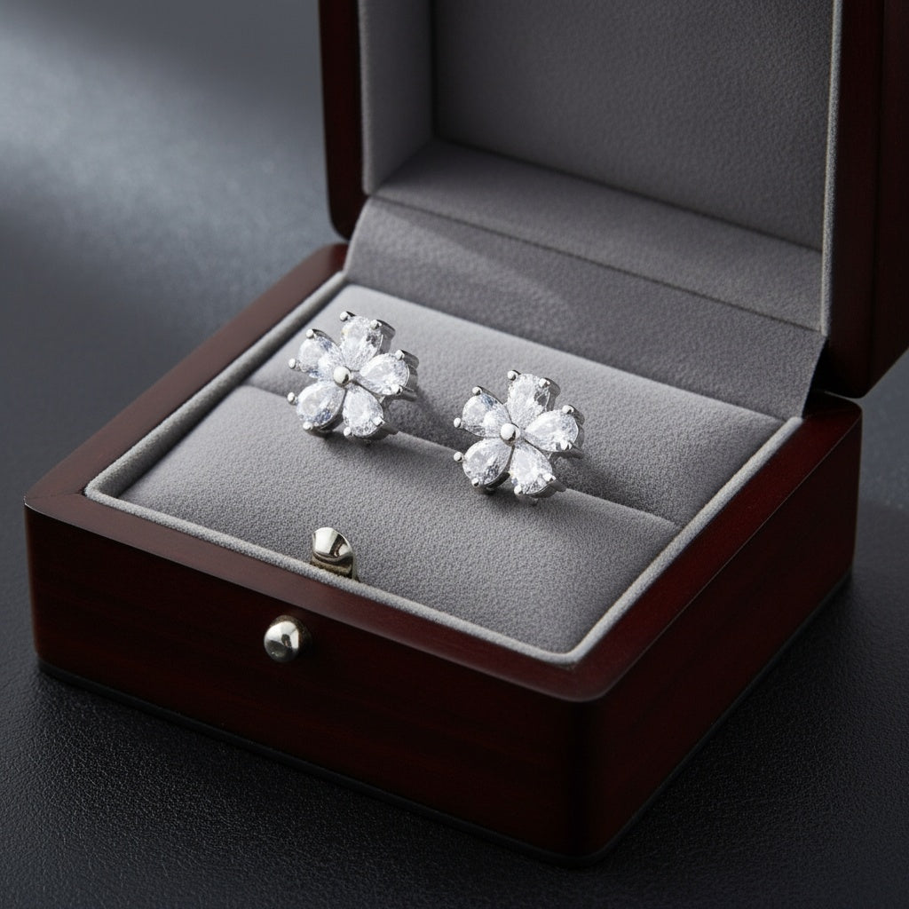 Beszúrós virág fülbevaló whitegold