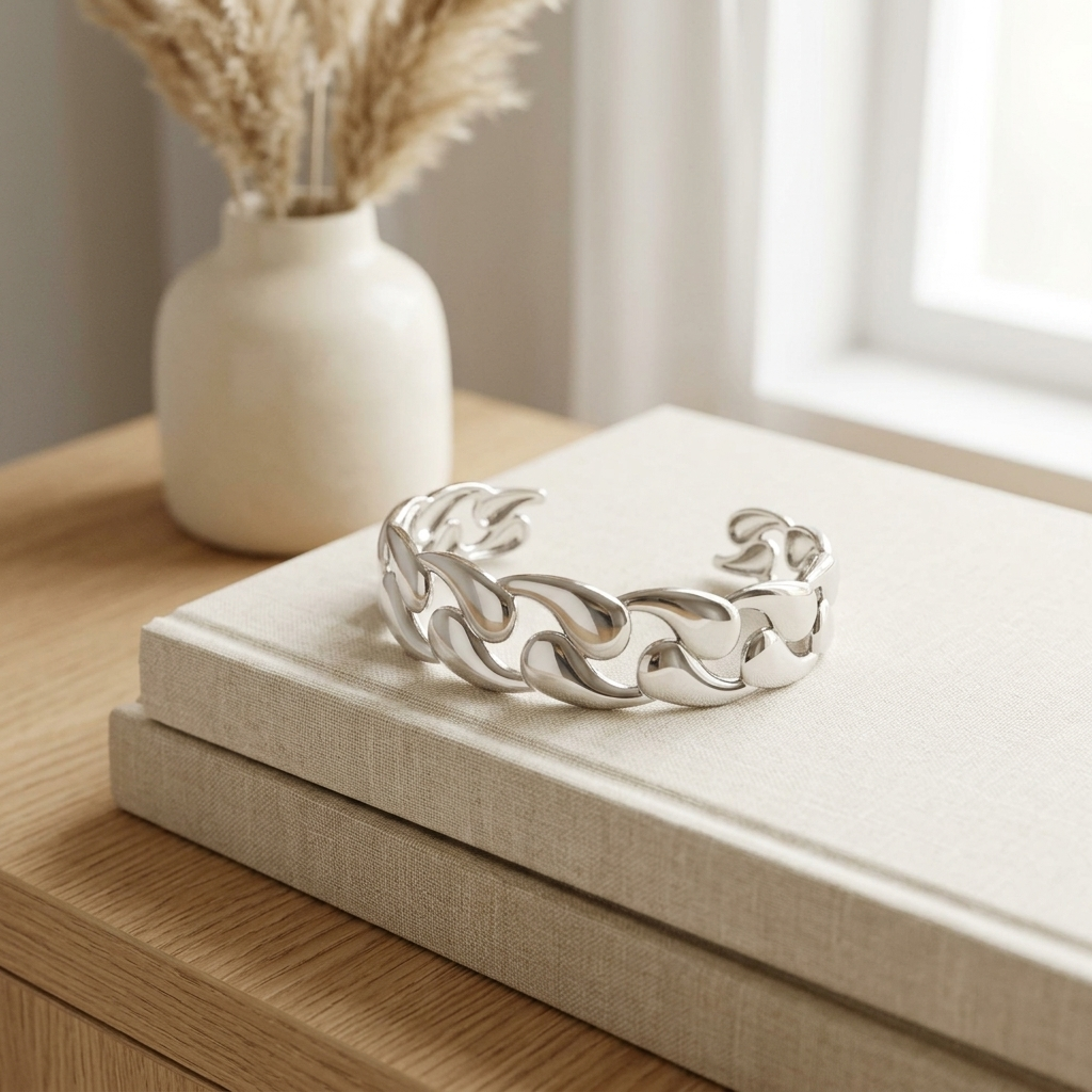 Bangle bracelet — Lifestyle - Home | Generated by Modelize