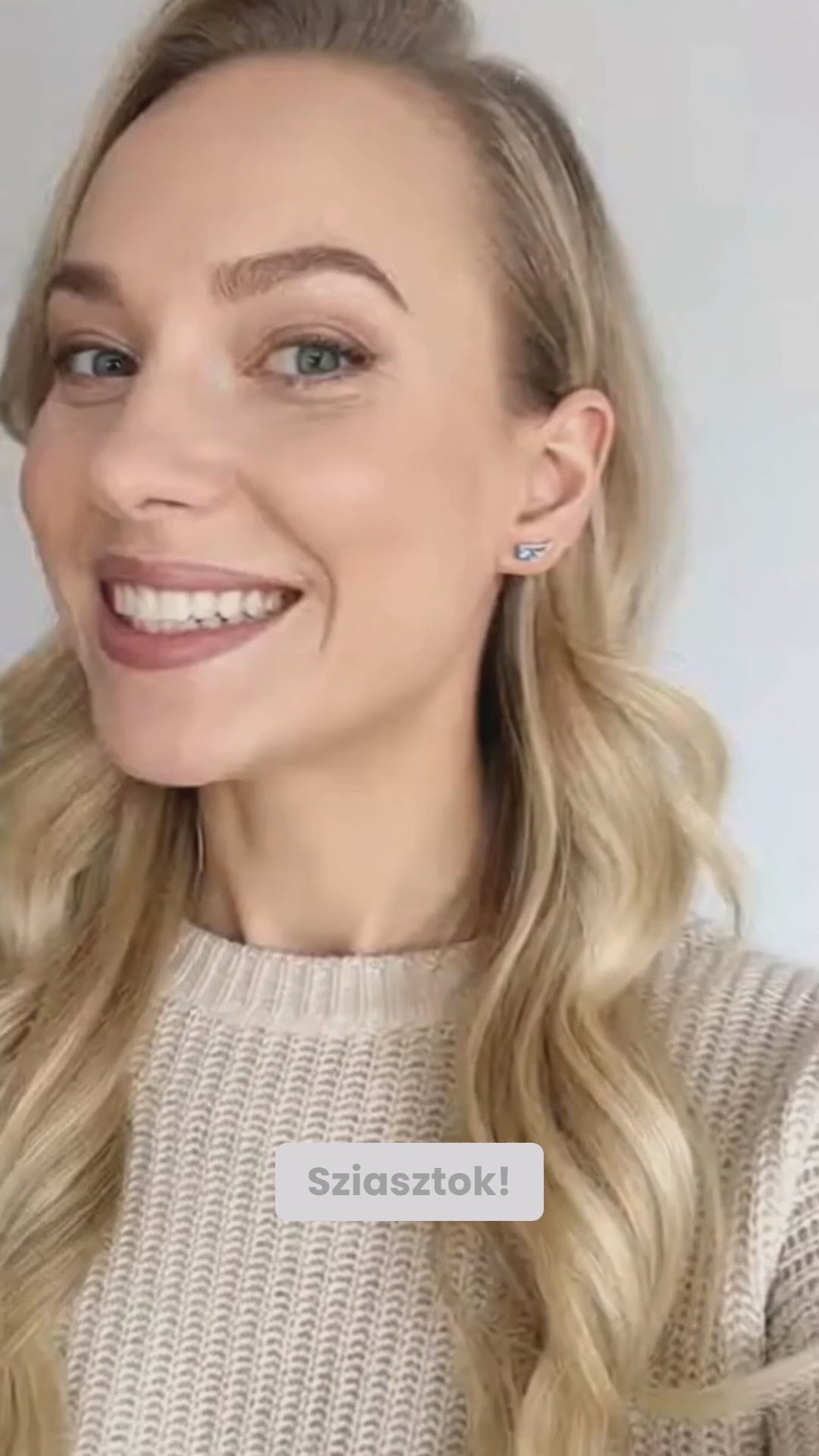 Angyalszárnyak fülbevaló kék kristállyal whitegold